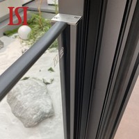 Ventana Corredera de Aluminio GAMAY de Alta Gama, Resistente a Huracanes, con Vidrio, Acero Inoxidable, Barandilla Antiviento y Sistema de Drenaje Francés