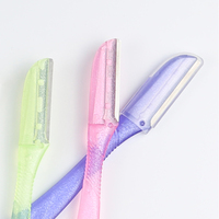 Rasoir à sourcils de sécurité avec lame en acier inoxydable, tondeuse à sourcils portable pour femmes, outil de maquillage pour le modelage des poils du visage