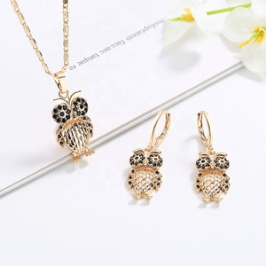 Ensemble de boucles d'oreilles et de colliers pour femmes et hommes en alliage de cuivre plaqué or 18 carats avec zircon, design hibou, pour mariage et fête - Product Image 3