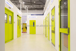 Porte battante manuelle en acier au design tropical moderne avec ferme-porte et finition verre pour usage intérieur et extérieur en milieu hospitalier - Product Image 3