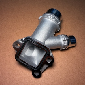 Manguera de Refrigerante de Motor Nueva y Económica, Junta de Aluminio OE 111122247744 11127806196 para E38 E39 E46 E65 E66 X3 X5 X6, 1 Año de Garantía - Product Image 2
