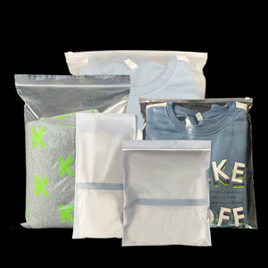 Bolsa de embalaje Ziplock para almacenamiento de ropa YOUYU logotipo personalizado plástico transparente esmerilado mate - Product Image 5