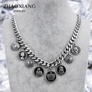 Collier ras du cou épais cubain pour femme, avec pendentif pièce de monnaie sculptée vintage, bijoux - Product Image 6