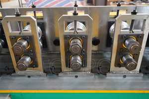 ماكينة السياج المعدني Palisade مع وحدة القطع الهيدروليكية ، آلة التفكيك الأوتوماتيكية وصانع التشكيل الجانبي الأمني - Product Image 3