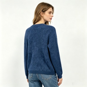 Pull à col rond en cachemire 100% pour femme, effet brossé. - Product Image 3