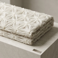Tissu en ruban brodé ajouré respirant, petit et exquis, en poly/nylon, pour la production de vêtements féminins