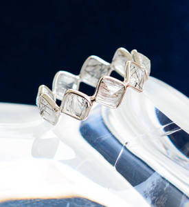 Bague éternité carrée en obsidienne noire rutilée avec métal argent sterling 925, style luxueux - Product Image 4