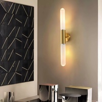 Lampe murale moderne simple de luxe léger, décorative, personnalisée, en fer et verre, à tube long, pour couloir d'hôtel, chambre à coucher, chevet, canapé