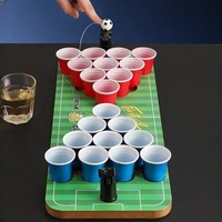 Mini jeu de football de table décontracté classique divertissement intérieur avec tasse à bière en plastique mini planche et balle pour les joueurs pour les fêtes