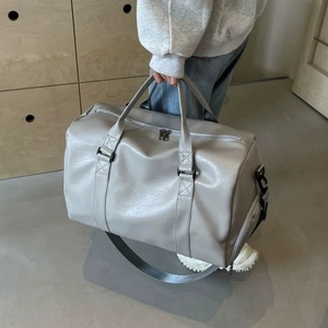 Sac de sport élégant en polyester, sac de voyage, sac de gym pour hommes et femmes, grande capacité, multi-compartiments, résistant à l'eau, facile à transporter, fabriqué en usine - Product Image 3