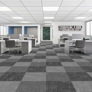 Dalles de moquette carrées écologiques avec support en PVC, résistantes aux taches, antidérapantes, amorties, pour revêtements de sol commerciaux modernes pour bureaux et maisons - Product Image 3