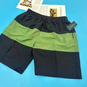 1.98 dollari modello MJK002 all'ingrosso <span class=keywords><strong>Shorts</strong></span> elasticizzati a asciugatura rapida in vita a strisce stile essenziali maglia pantaloncini da uomo per uomo - Product Image 4