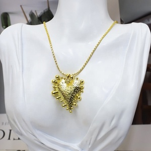 สร้อยคอจี้รูปหัวใจชุบทอง 18k ของขวัญเครื่องประดับสำหรับงานปาร์ตี้ - Product Image 1