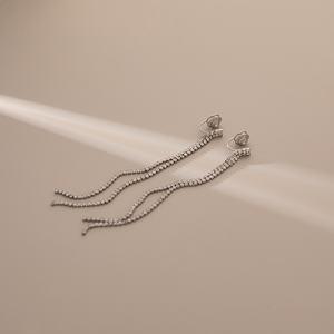 Pendientes de borla finos y lujosos para mujer; Pendientes de clip de gama alta elegantes y de moda <span class=keywords><strong>sin</strong></span> perforar las orejas. - Product Image 3