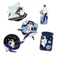 Broche personnalisée d'usine, épinglette en métal émaillé dur, motif dragon anime pailleté, nickelé noir, logo de dessin animé personnalisé, souvenir