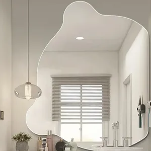 מראות אמבטיה חכמות מודרניות לא סדירות בצורת דוב חמוד עם נורות לד מראת קיר אמבטיה עם מסך מגע מראת איפור