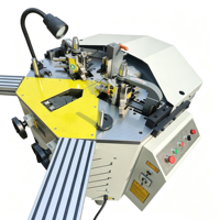 Machine de sertissage d'angle de précision pour outils, avec réglage manuel par volant, pour la fabrication de fenêtres et de portes en profilés aluminium