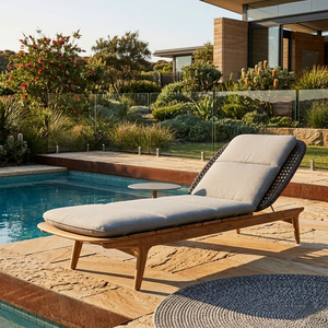 Lettino Prendisole di Lusso in Legno Teak con Rattan PE, Sedia Reclinabile da Esterno Regolabile per Giardino, Piscina e Spiaggia (Modello Australiano) - Product Image 1