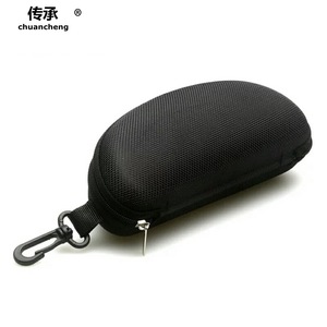 Étui à lunettes Chuancheng semi-rigide rectangulaire unisexe avec fermeture éclair et mousqueton pour lunettes de soleil et accessoires de lunetterie - Product Image 1