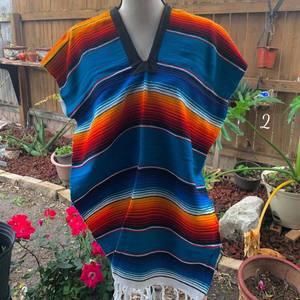 Chal Mexicano de Poliéster con Borlas, Diseño Jacquard Arcoíris Multicolor para Adultos, 70*175cm - Product Image 3