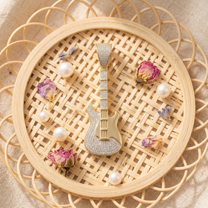 Pendentif Guitare Iced Out avec Diamants CZ, Bijou Musical Hip Hop de Luxe - Product Image 2