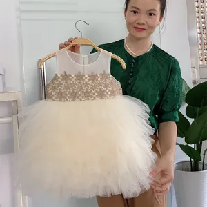 New Bé Ăn Mặc Trẻ Em Váy Dài Thiết Kế Trẻ Em Hoa Đảng Dresses Màu Hồng Phía Trước Ngắn Trở Lại Dài Trẻ Em Ăn Mặc Cô Gái Cưới Mặc