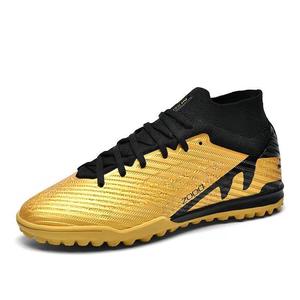 Chaussures de football montantes respirantes en cuir métallisé or et noir à <span class=keywords><strong>lacets</strong></span> pour hommes, idéales pour le terrain intérieur (TF) et le terrain à crampons (FG), collection printemps-été-<span class=keywords><strong>hiver</strong></span>. - Product Image 1