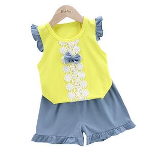 Ensemble d'été coréen en coton de haute qualité pour bébé fille, avec nœud et dentelle, sans manches, par un créateur - Product Image 1