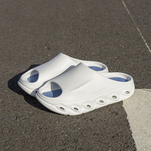 Sandalias Blancas para Hombre, Suela Gruesa, Tacón de 4 cm, Chanclas para Verano y Uso en Exteriores - Product Image 4