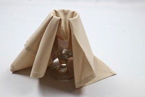 Serviette en lin avec plis de 1 cm, faite à la main, 100% lin, 60x60 cm, luxe classique, ourlet de 1 cm, personnalisée pour hôtel, mariage, restaurant - Product Image 3