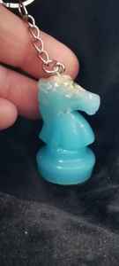 Porte-clés en résine transparente avec des détails intégrés inspirés de la nature, finition polie, accessoire léger pour clés, sacs à main et significatif - Product Image 5