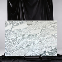 Marbre Arabescato Corchia d'Italie, blanc avec des veines grises, moderne, durable, pierre naturelle, cuisine, salle de bain, sol, mur, poli, finition mate, dalles