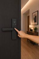 Cerradura Inteligente de Aluminio con Huella Dactilar y Bluetooth para Puertas de Madera y Acero, con Aplicación, Contraseña y Tarjeta