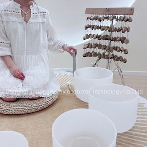 8-14 인치 젖빛 차크라 디자인 크리스탈 노래 그릇 명상 도매를위한 석영 소리 치유 노래 그릇 - Product Image 3