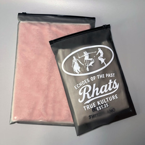 Sac d'emballage en plastique transparent givré avec fermeture éclair, personnalisé avec logo, réutilisable, pour vêtements, maillots de bain, t-shirts - Product Image 5