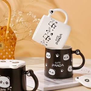 Taza de panda de dibujos animados con personalidad creativa con tapa, cuchara, taza de café de oficina, taza de bebida simple de cerámica con saludo de mano - Product Image 6
