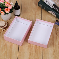 Boîte d'emballage pour vêtements en carton rigide de haute qualité, rose vif, avec revêtement UV, gaufrage, design personnalisé, base amovible à deux pièces, pour chaussettes