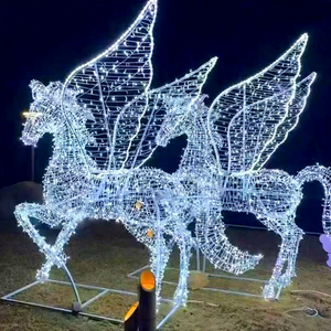 Décoration lumineuse LED extérieure en forme de cheval pour Noël, idéale pour parcs, jardins et événements festifs - Product Image 1