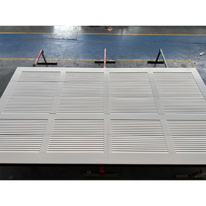 Portes de <span class=keywords><strong>garage</strong></span> en <span class=keywords><strong>bois</strong></span> blanc style persiennes avec ouvre-porte électrique pour villas, porte sectionnelle à enroulement avec télécommande, finition peinte - Product Image 3