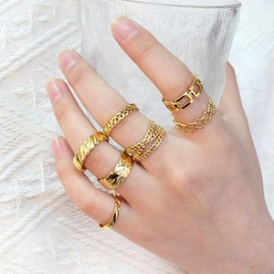 Anillos de Dedo de Acero Inoxidable con Diseño Hueco, Chapados en Oro de 18K, Resistentes al Agua, para Mujer, Venta al Por Mayor - Product Image 5