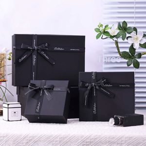 Caja de Regalo Rectangular de Cartón con Tapa Dorada Bronceada Mate, Diseño Cielo y Tierra, con Lazo para Empaque de Cumpleaños - Product Image 6