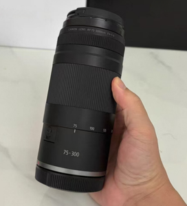 Objectif zoom plein format de haute qualité 75-300 mm F4-5.6 pour appareil photo à monture RF avec construction en verre et en aluminium - Product Image 1