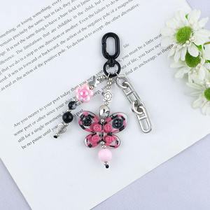 Pendentif de sac de téléphone papillon mignon en alliage de petite fleur avec perle galvanisée en résine créative - Product Image 6