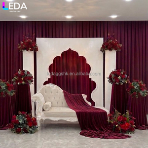 Arco Acrílico Puntiagudo Blanco de Estilo Simple para Decoración de Bodas y Eventos en Interiores LEDA - Product Image 1