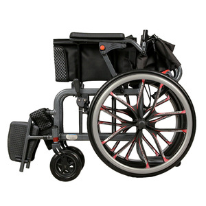 Lichtgewicht opvouwbare rolstoel voor gehandicapten, met een sterk aluminium frame en ademende mesh-zitting - Product Image 3