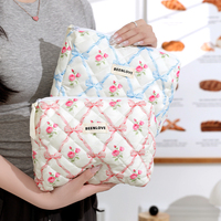 Sac de rangement de voyage matelassé rose mignon, pochette de toilette portable tendance, sac à main zippé pour cosmétiques, matelassage pour maman