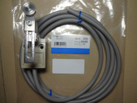 En stock Nouveau interrupteur de fin de course D4C-2324 2224 2424 2524 2331 2431 Fiable Vendeur d'or Garantie d'un an