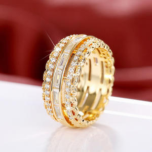 Q428 Anello da donna in oro giallo con diamanti taglio baguette, colore G naturale, gioielli da sposa - Product Image 3