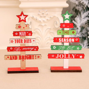 Adornos navideños para armar: Mini árbol de Navidad de madera con el alfabeto inglés, un pequeño adorno para escritorio/oficina. - Product Image 1