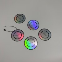 Étiquettes suspendues holographiques personnalisées avec logo, étiquettes en papier laser imperméables pour vêtements, étiquettes de marque pour vêtements, étiquettes circulaires